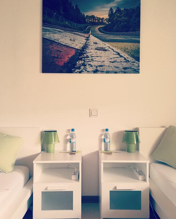 Big Ben'S Guesthouse Müllenbach 외부 사진